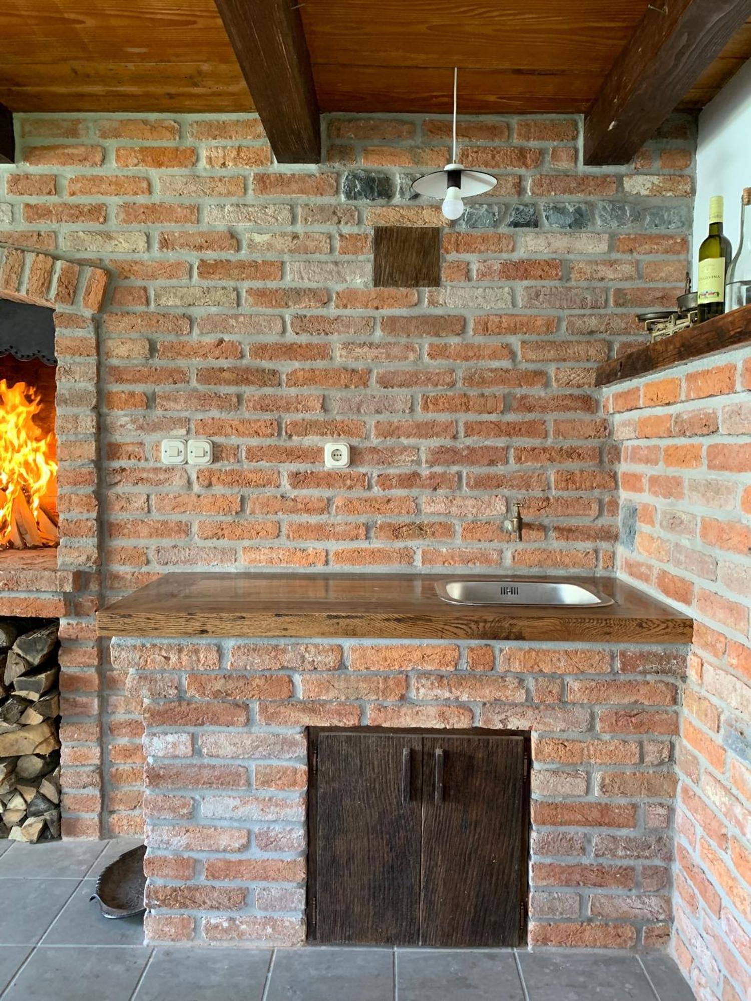 Studio Apartman Lora Lipik 外观 照片